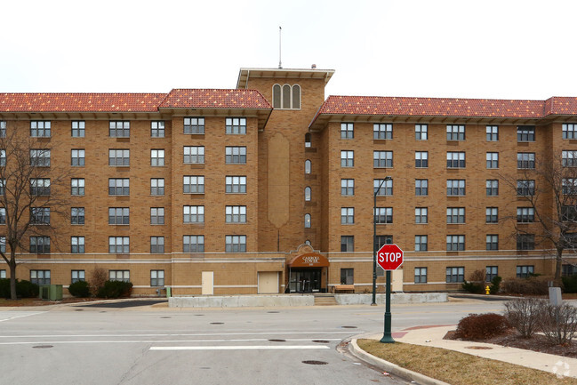 Building Photo - Carroll Tower