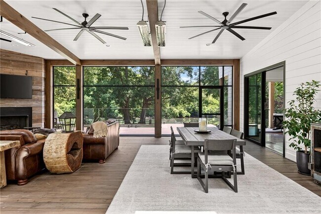 Building Photo - 3669 Cochise Dr SE