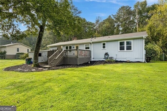 Building Photo - 3020 Land Rd