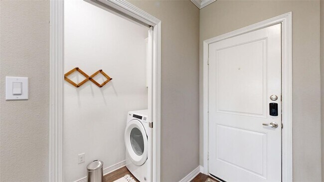 Building Photo - 2155 Big River St