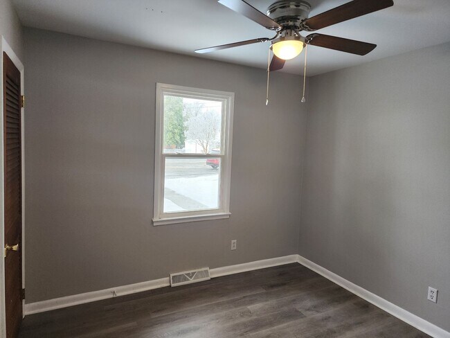 Building Photo - 3 Bedroom 2 Bath Brick Rancher in Mechanicsville!