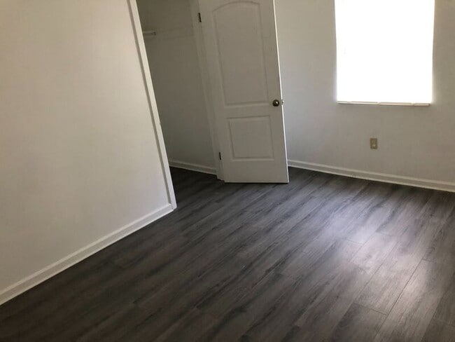 Building Photo - 108 Columbian Ave