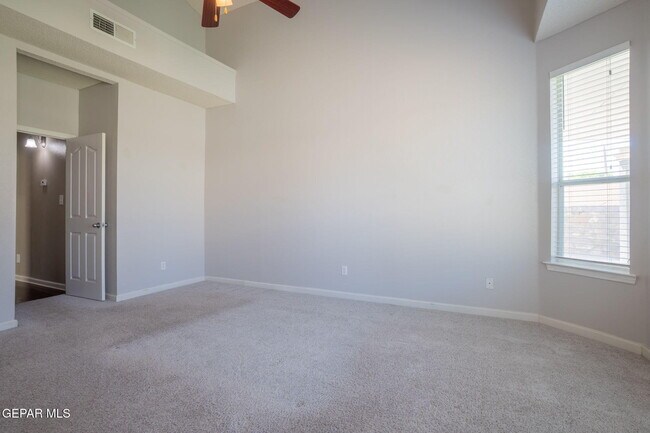 Building Photo - 12509 Twin Leaf Dr