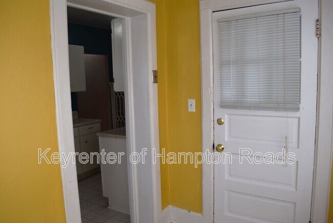 Building Photo - 4809 Colonial Ave