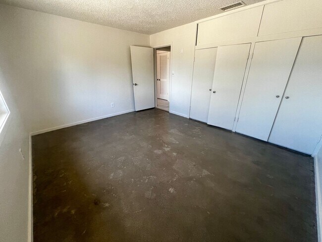 Building Photo - 56769 Joshua Dr