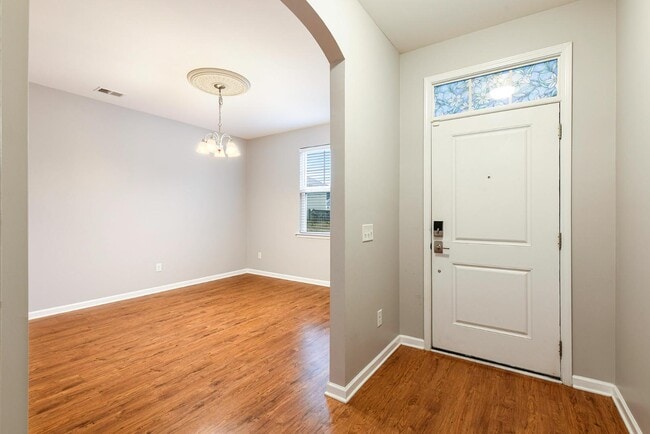 Building Photo - 432 War Admiral Ln