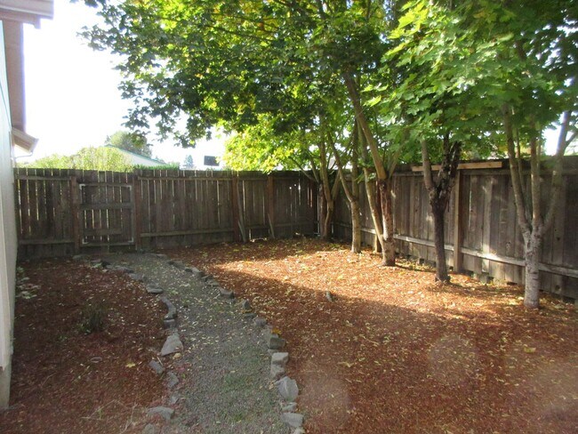 Building Photo - 4523 Wildcherry Dr SE
