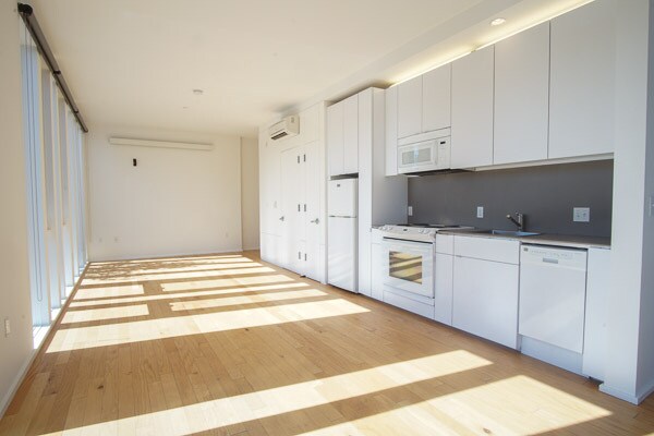 Building Photo - Incomparable Architecture in this 1 Bed + Bonus Room Townhouse!