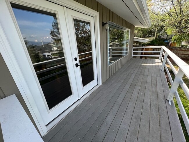 Building Photo - 1314 Red Apple Rd