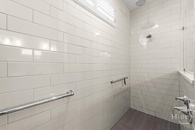 Building Photo - 1021 Leeward Run Trl