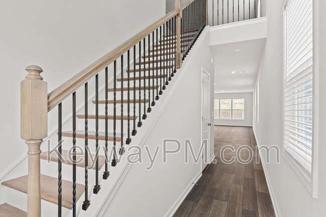Building Photo - 644 Manitou Cir