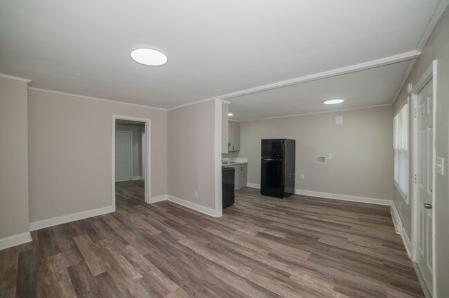 Building Photo - 5113 Higgins St