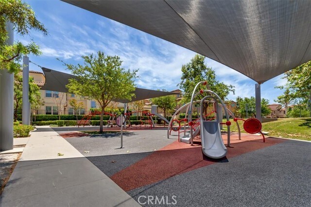 Building Photo - 30 Finch