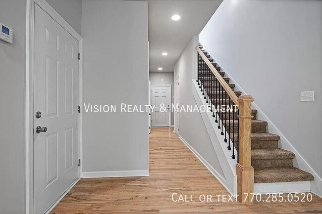 Building Photo - Beautiful 3 BD 2.5 BA Townhome MOVE in READY