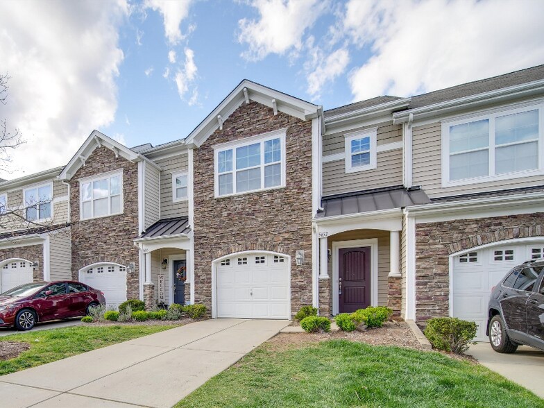 Building Photo - 5657 Tipperlinn Way