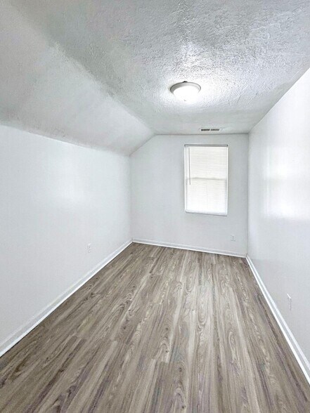 Building Photo - 3295 W 46th St