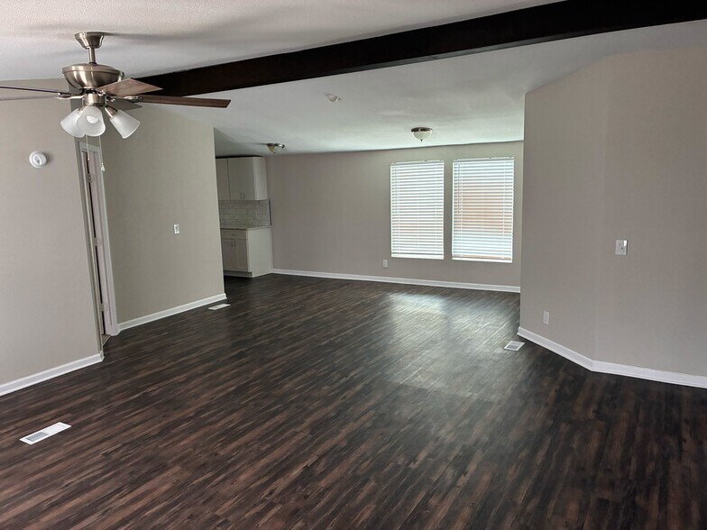 Building Photo - 1403 Darold Dr