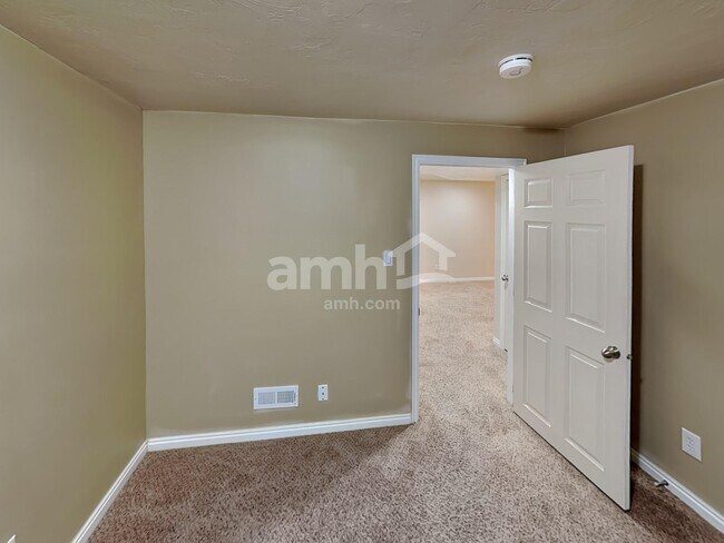 Building Photo - 5233 W Elk Horn Peak Dr