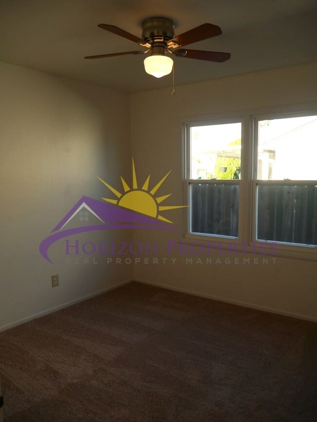 Building Photo - Unique 3 Bed 1.5 Bath 1,173 Sq. Ft. South Sacramento Home in Freeport Village