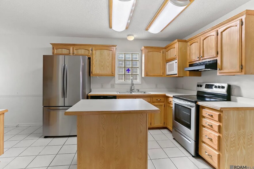 Building Photo - 3674 Brandon Lynn Dr