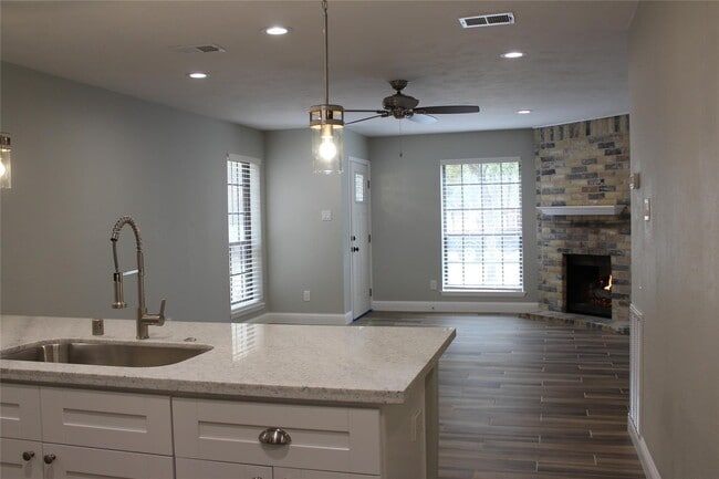 Building Photo - 55 E White Willow Cir