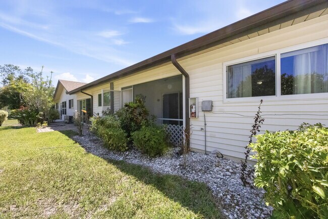 Building Photo - 1023 Pine Isle Ln