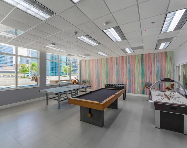 Building Photo - 1200 Brickell Bay Dr