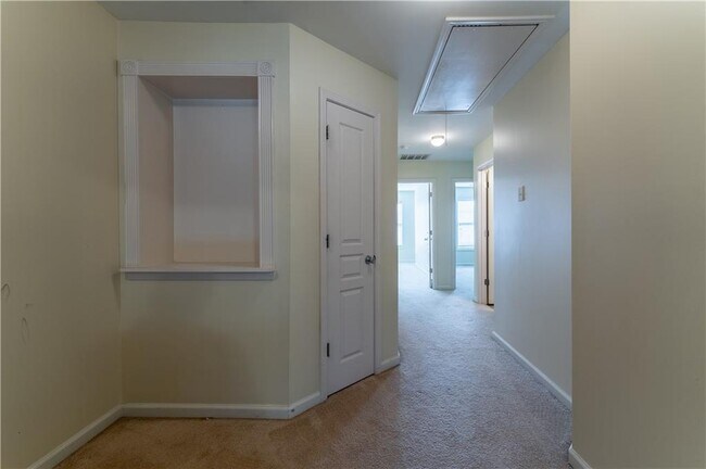 Building Photo - 6210 Elmshorn Way