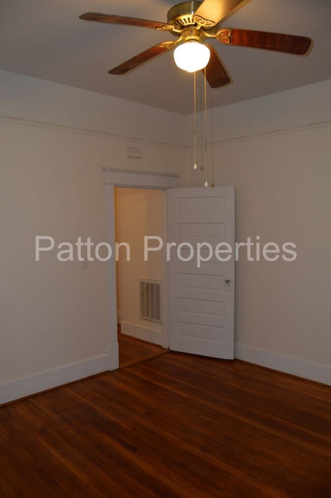 Building Photo - 1315-1317 Summerville Avenue - Inside CoC ...