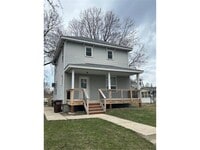 Building Photo - 216 Birch Ave S