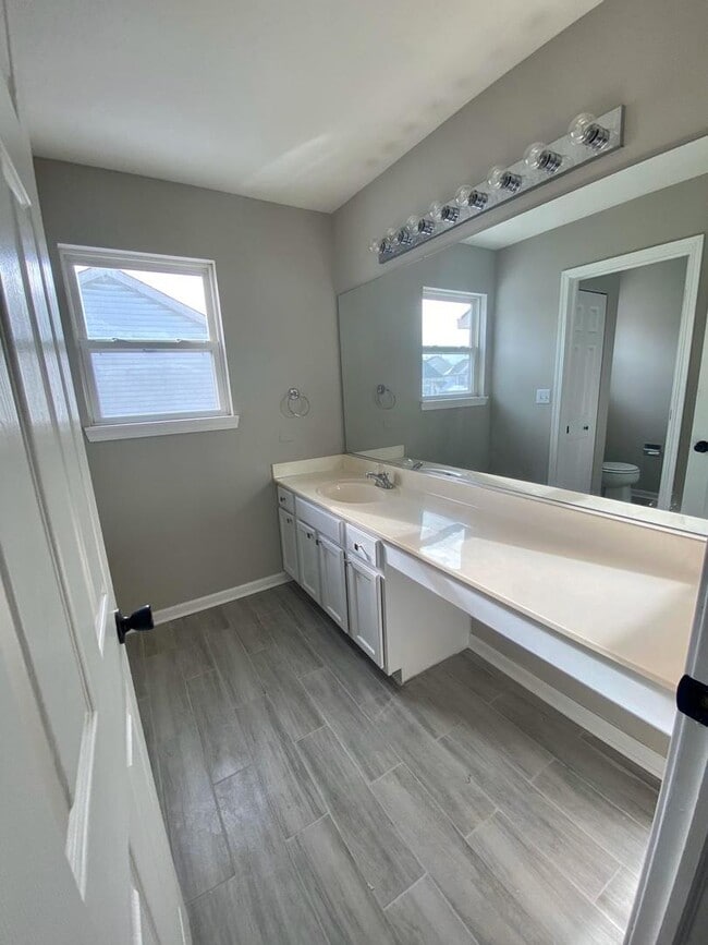 Building Photo - 2824 Whitehall Ln