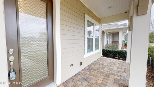 Building Photo - 203 Southern Oak Dr