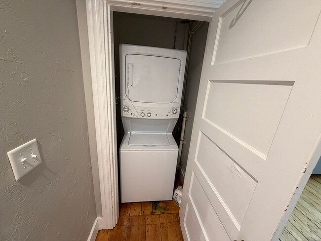 Building Photo - 71 Preble St