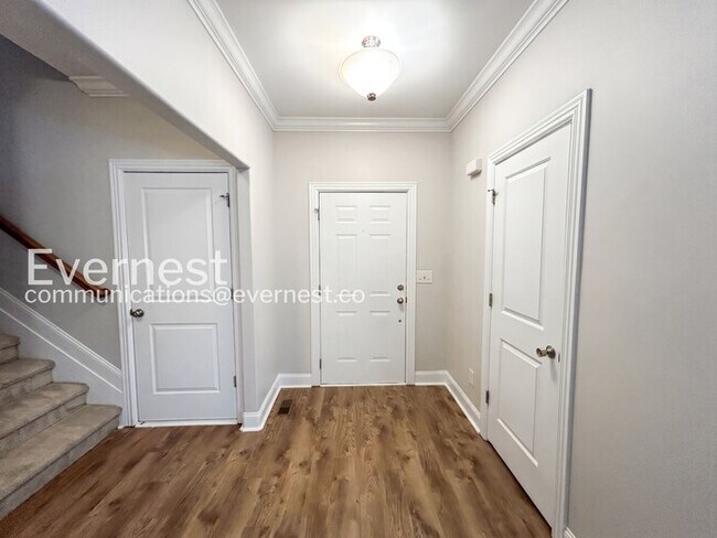 Building Photo - 3-Bed/2-Bath Home with Fireplace and 2-Car Garage/Available Now!