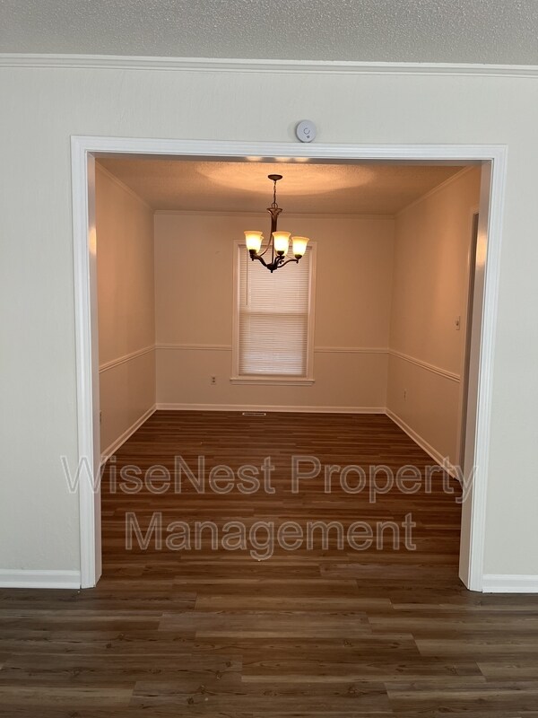 Building Photo - 514 SE Adobe Dr