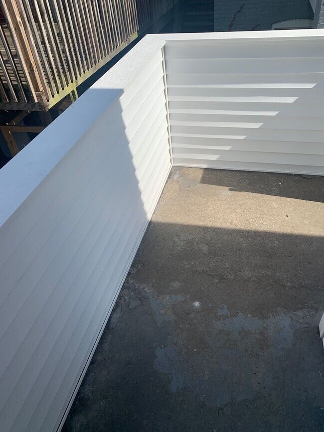 Building Photo - Luxury Rental - South Side Flats