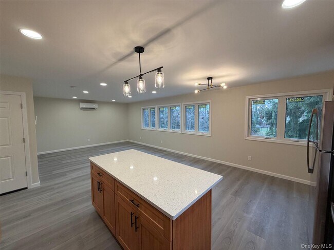 Building Photo - 16 Cornwall Ln