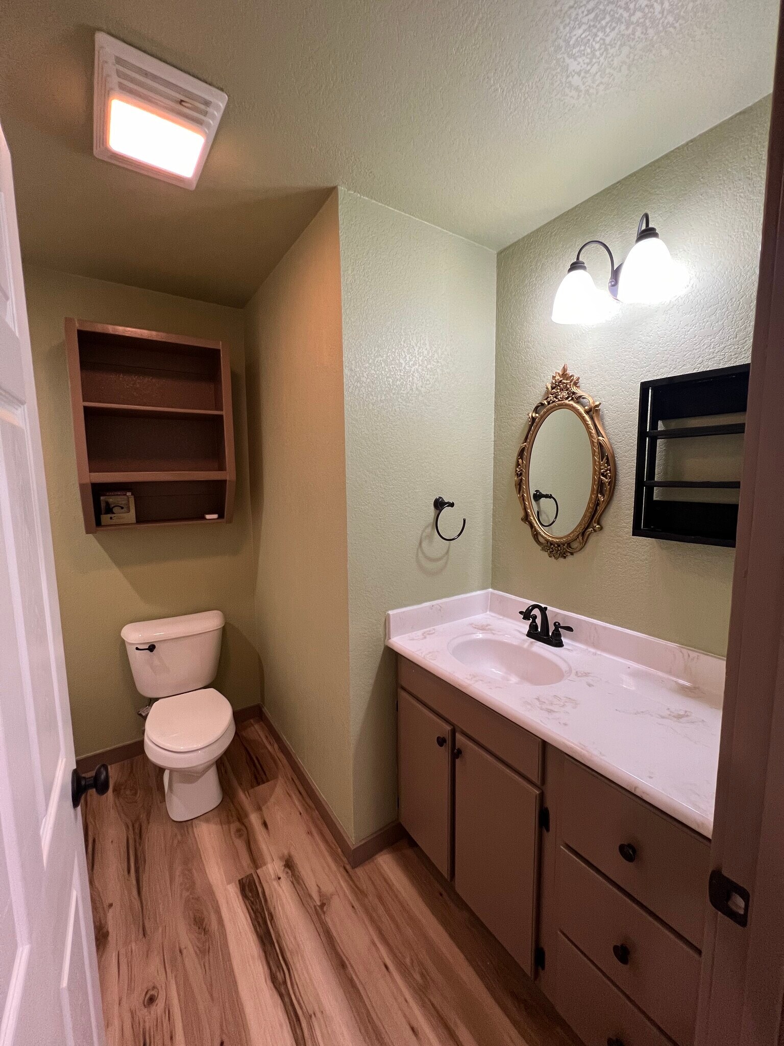 Building Photo - 306 Lux Dr