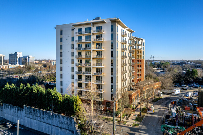 Building Photo - Royal Court Condos