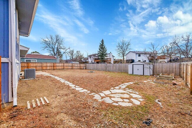 Building Photo - $2,140.95 - 3 Bed, 2 Bath Home in Loveland with Central AC and Fenced in Yard!