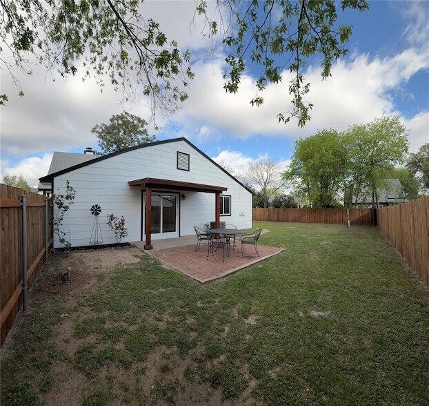 Building Photo - 508 Andover Cove