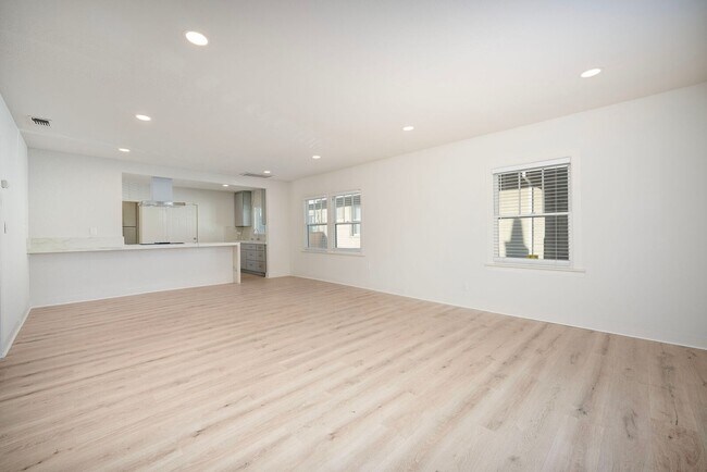 Building Photo - 2608 41st St