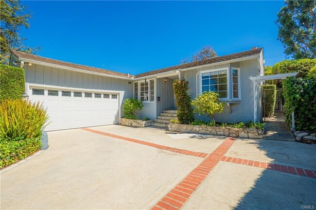 Building Photo - 4020 Vía Picaposte