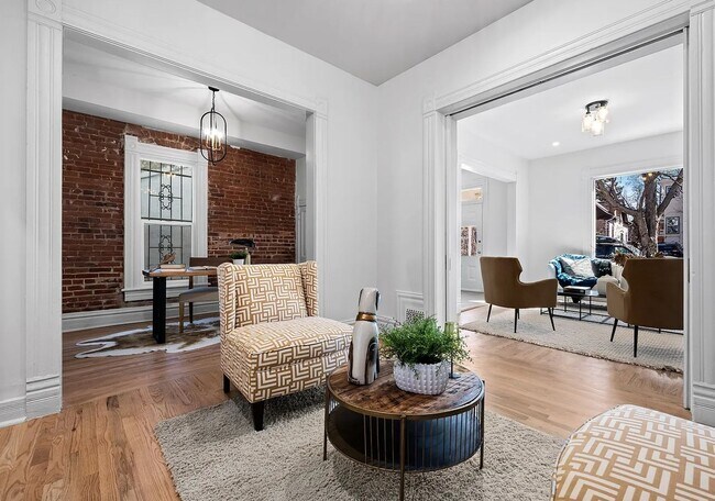 Building Photo - Victorian Gem next to Cheesman Park!