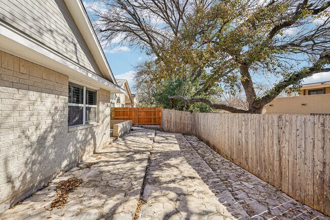 Building Photo - 127 Terrace Ln