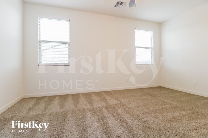 Building Photo - 17538 W Villa Hermosa Ln