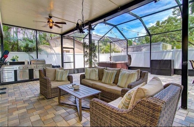 Building Photo - 3315 W Harbor View Ave