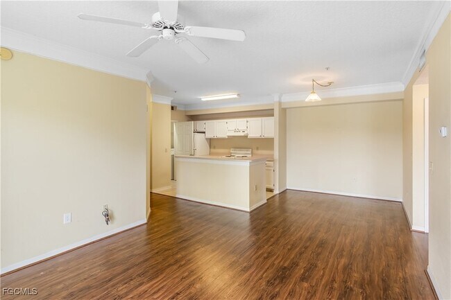 Building Photo - 11490 Villa Grand