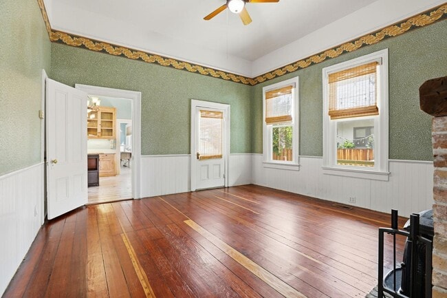 Building Photo - 482 South St