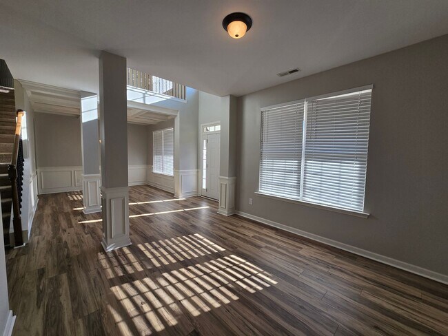 Building Photo - 156 Salisbury Ln